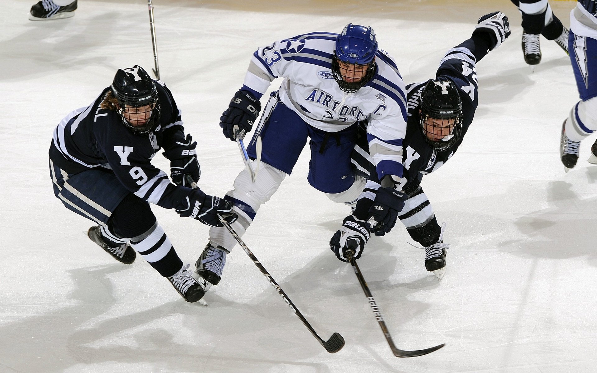 英超联赛中出现多次惊艳的上演逆转奇迹，“英超”